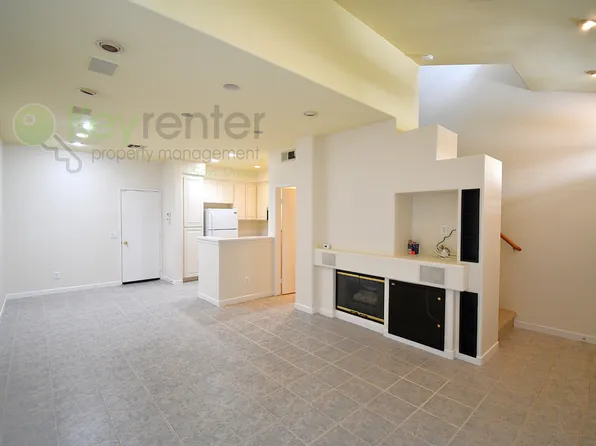 4155 Via Candidiz Unit 37, San Diego, CA 92130