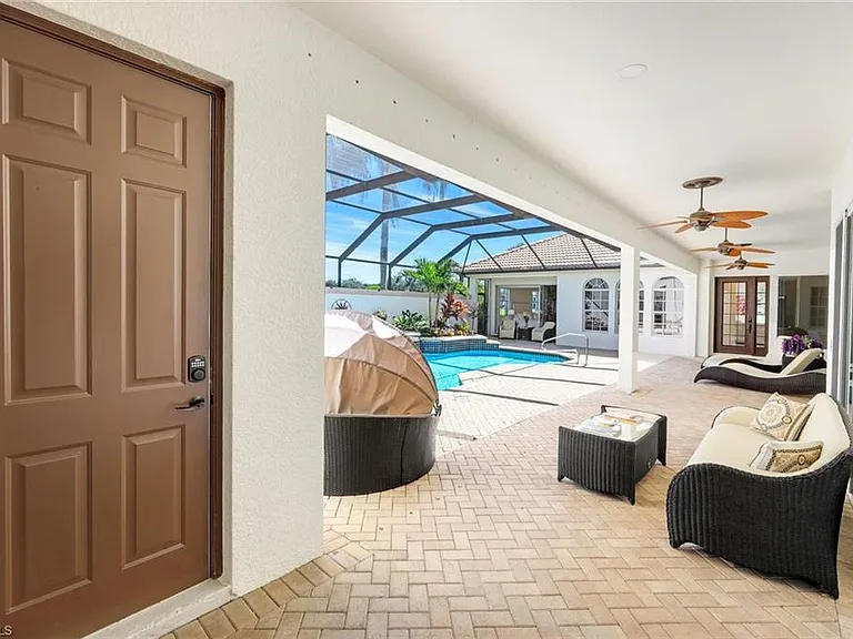 22660 Fairlawn Ct — Photo 43