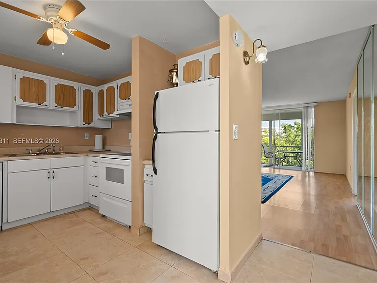 2930 Point East Dr #E312 — Photo 8