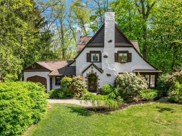 110 Kenilworth Rd, Mountain Lakes Boro, NJ 07046