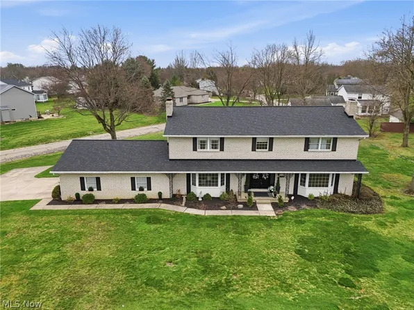 310 Tonawanda Trl SW, Hartville, OH 44632