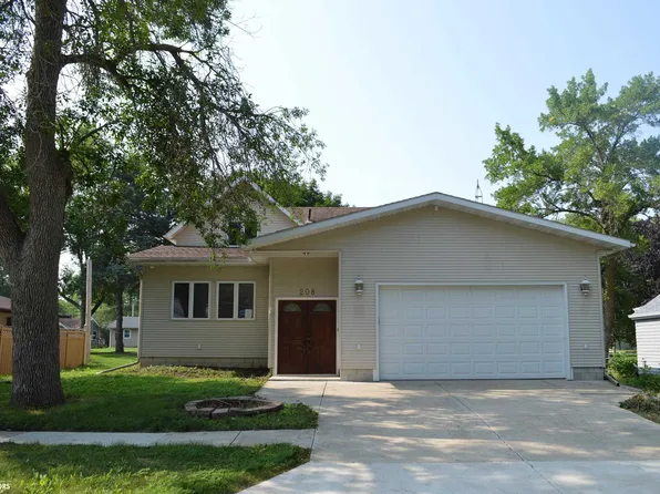 208 3rd St NE, Belmond, IA 50421