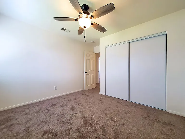 Palm Villas Apartments — Photo 14
