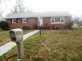 903 Azalea Ln, Colonial Heights, VA 23834