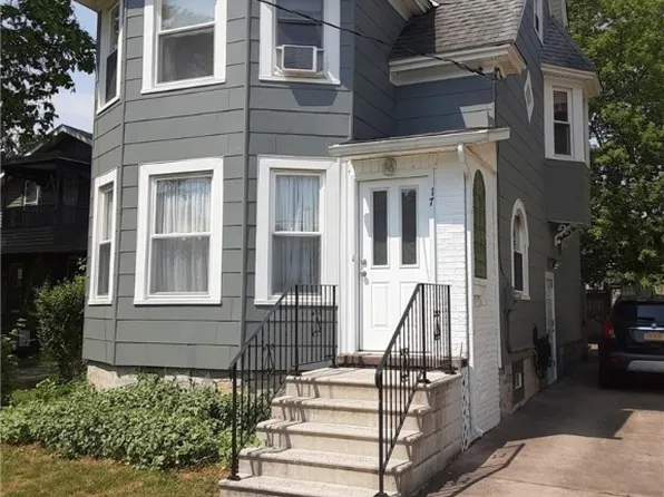 17 Pound St, Lockport, NY 14094