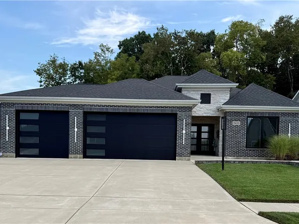 9493 Monaco Cir, Centerville, OH 45458