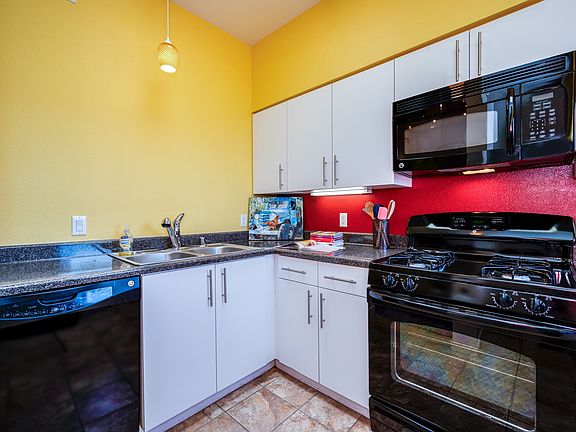 5th image of 608 Avenida Villahermosa Unit 202