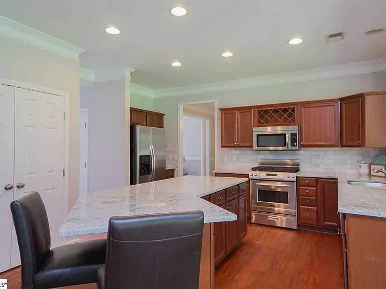 208 Woodland Creek Way — Photo 7