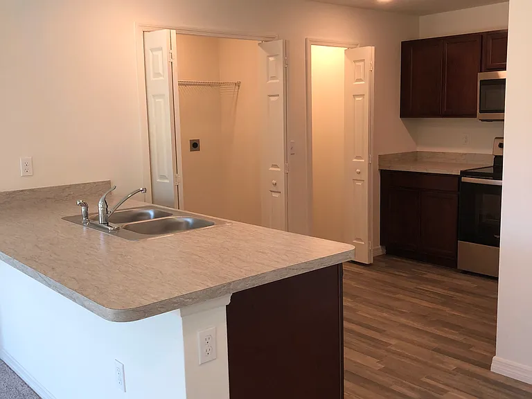2937 SW Skyline St — Photo 6