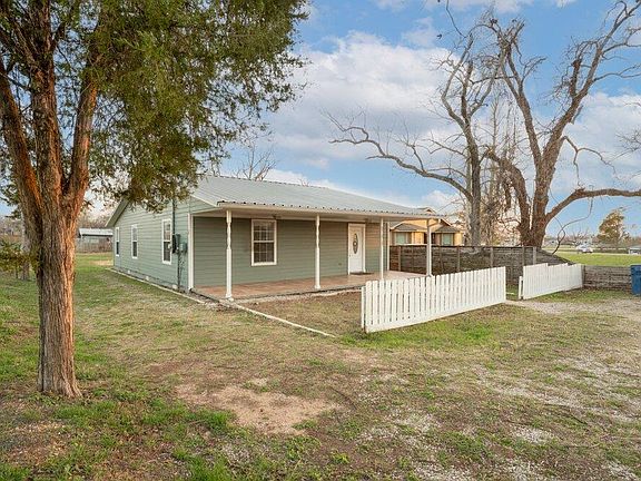 5th image of 207 Harris St