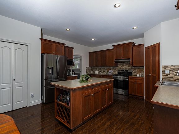 5th image of 11656 Creekside St