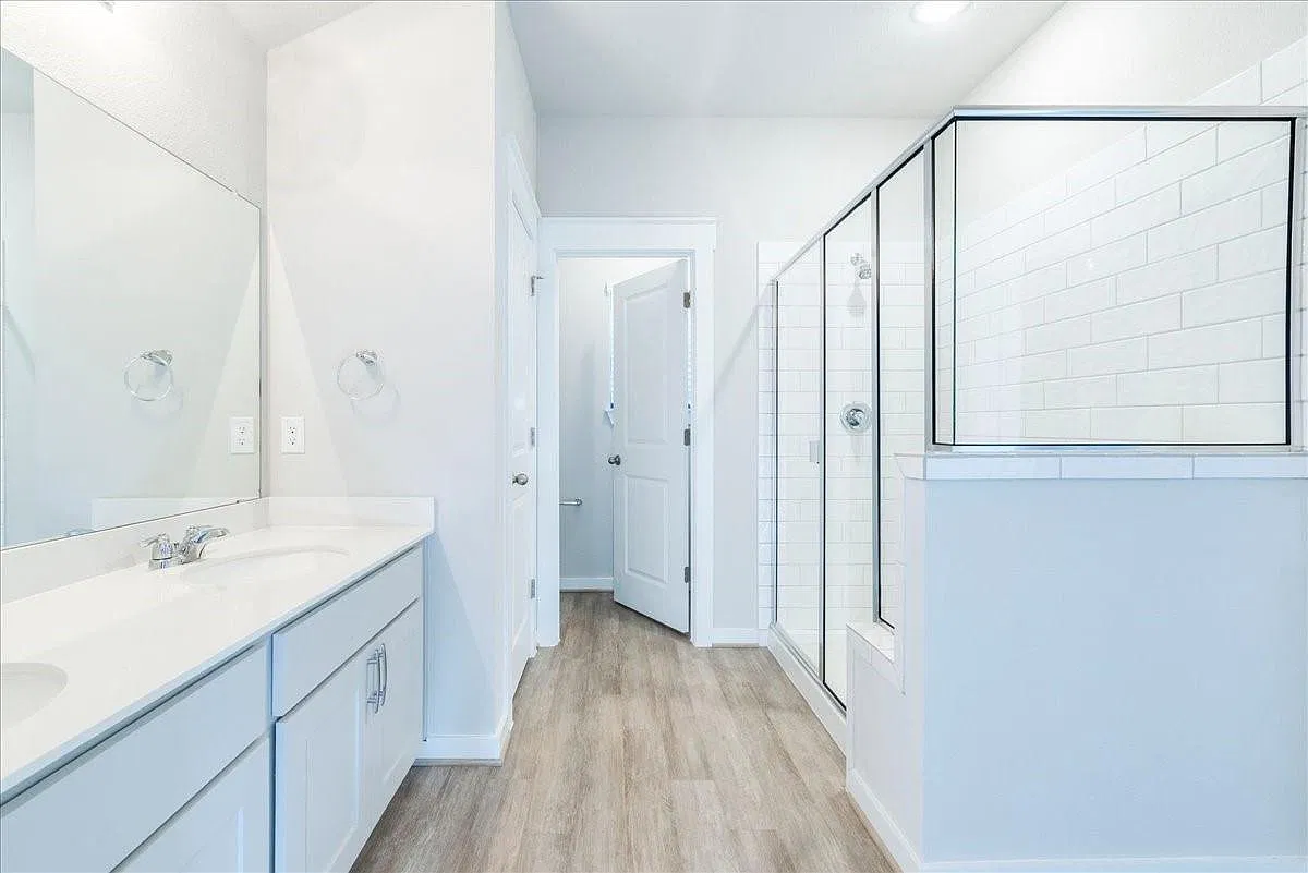 3 bed, 2.5 bath, 1700 sqft, $1,900 — Photo 3
