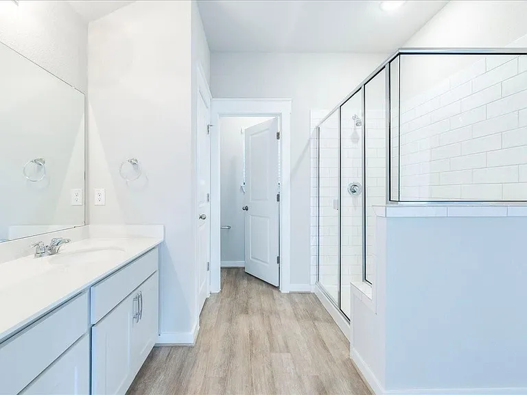 496 Fieldwood Dr #B — Photo 16