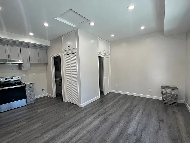 2432 S Primrose Ave #A — Photo 2