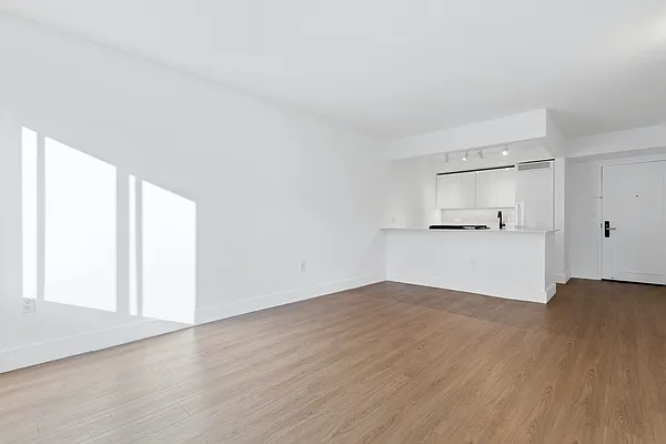 Rented by Greystar | media 6