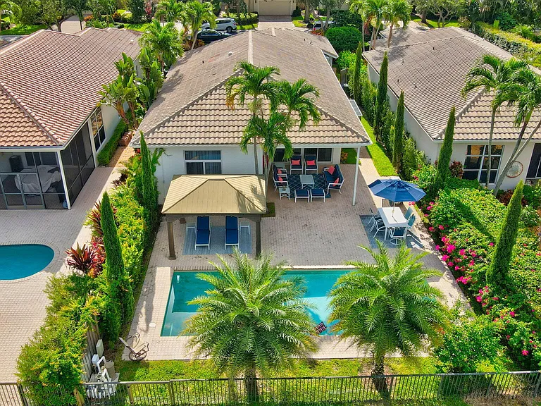 6609 NW 24th Ave — Photo 1