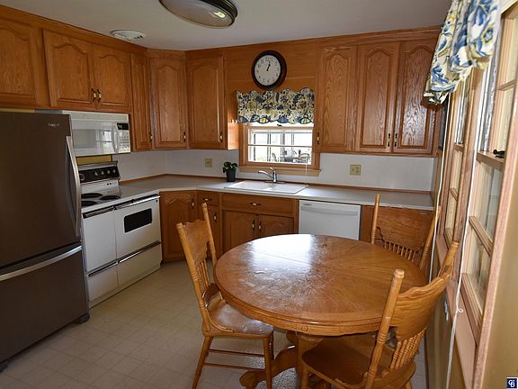5th image of 5645 Glade St