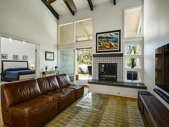 3rd image of 17923 Valle De Lobo Dr