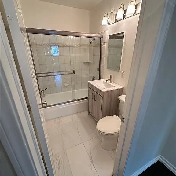 5752 Newcastle Ave — Photo 8