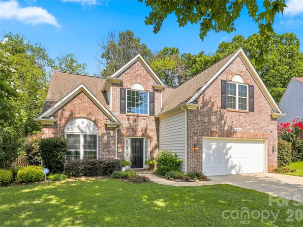 8600 Fieldcroft Dr, Charlotte, NC 28277