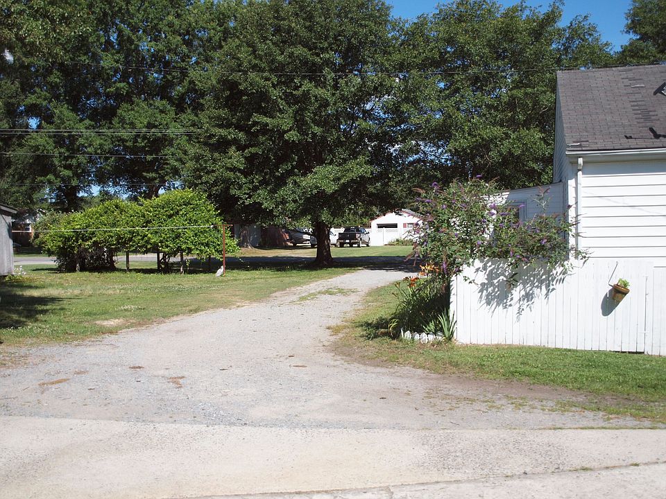 2nd image of 601 Turlington Rd