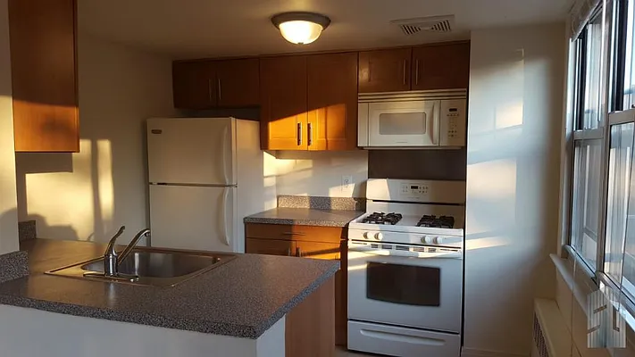 Rented by Skyline Group Real Estate | media 19