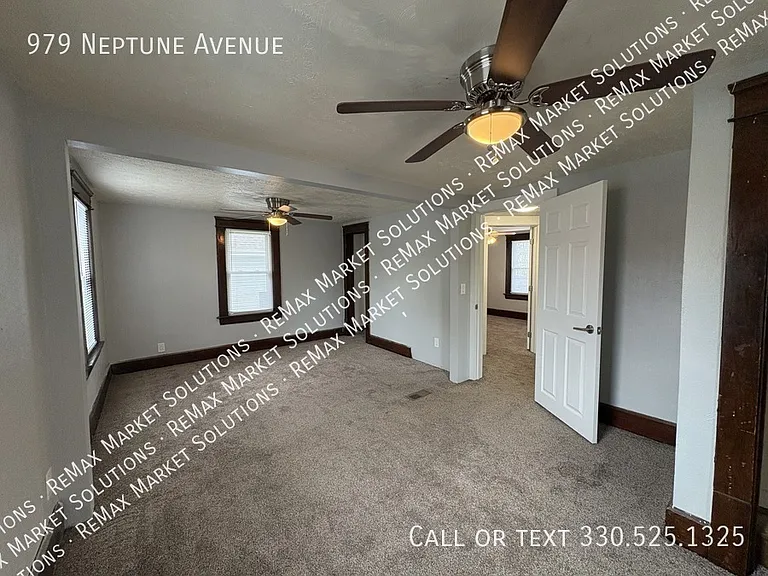 979 Neptune Ave — Photo 4