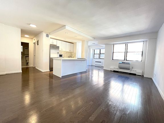 2nd image of 320 E 54th St APT 6E