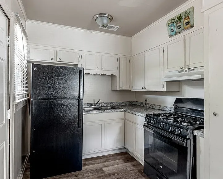 3920 Huston St — Photo 16