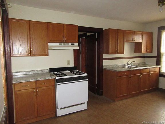 5th image of 815 East St