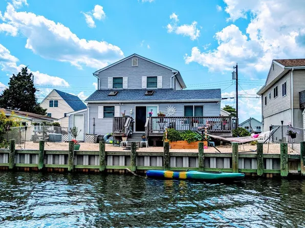 107 S Commodore Dr, Little Egg Harbor, NJ 08087