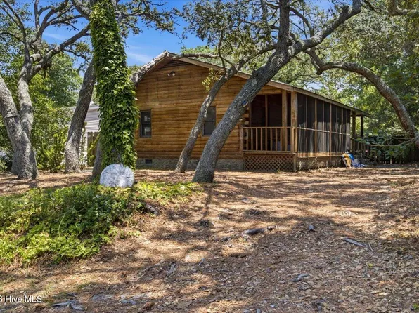 110 NE 72nd Street, Oak Island, NC 28465