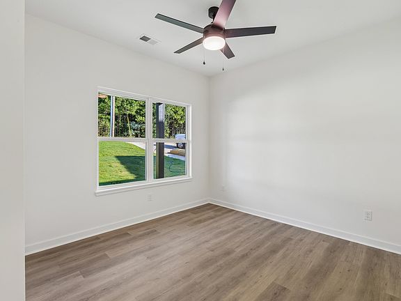 3rd image of 488 Blackberry Blvd