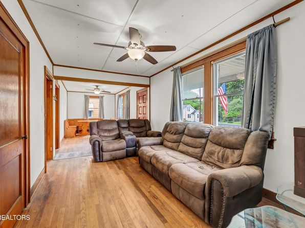 215 Meadow View Rd, Knoxville, TN 37914