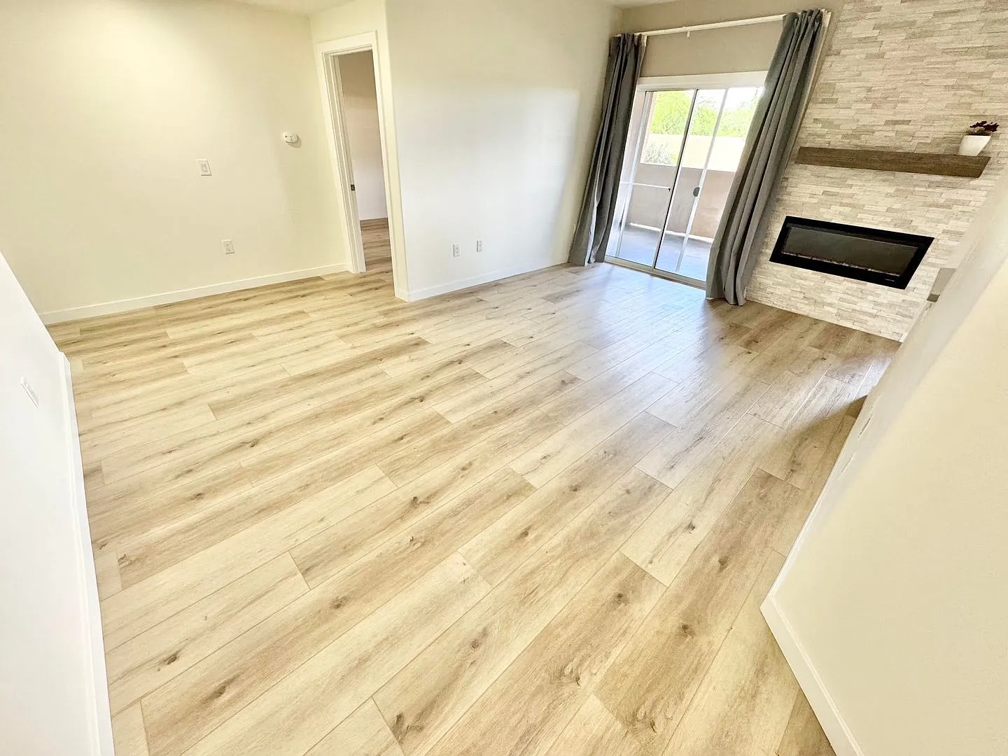 Welcome to this freshly remodeled luxury 3-bedroom condo in the prestigious guard-gated community... — Photo 3