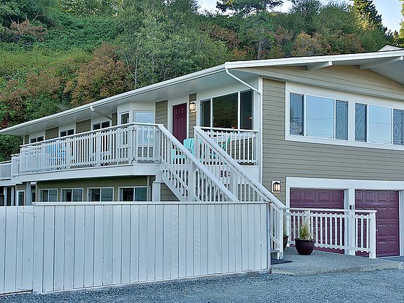 3rd image of 3831 Driftwood Dr