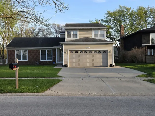 1203 Timber Dr, Elk Grove Village, IL 60007