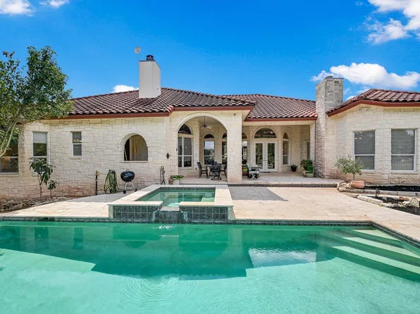 1001 Wesley Ridge Dr, Spicewood, TX 78669