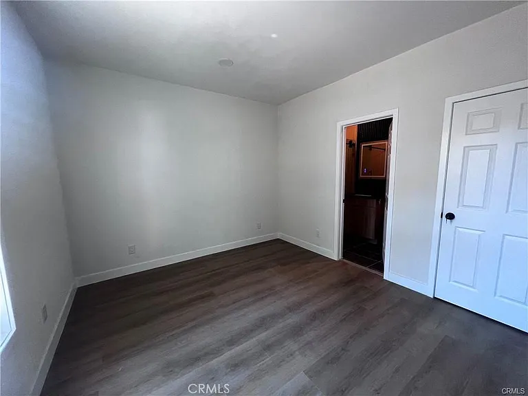 2046 Walnut St — Photo 5