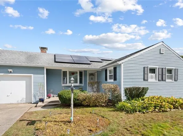 10 Miller Avenue, Waterford, CT 06375