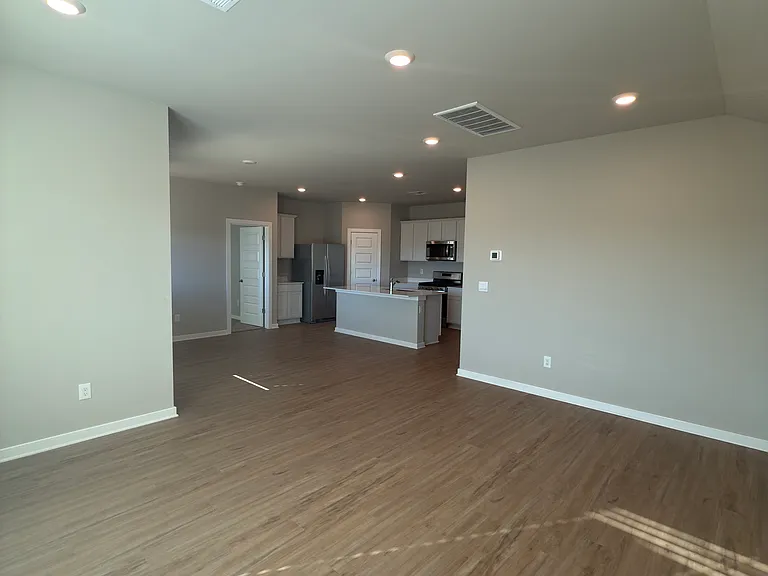 2924 Firefly Dr — Photo 8
