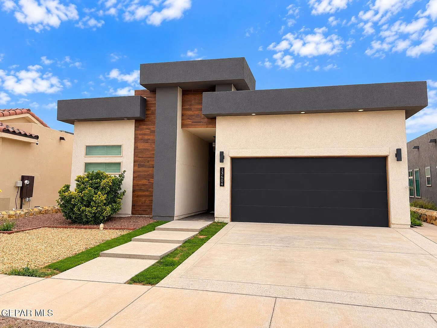 4 bed, 2.0 bath, 1768 sqft, $2,200 — Photo 2
