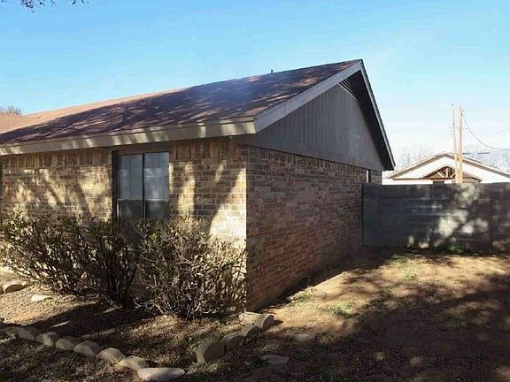 2nd image of 1117 Crescent Dr
