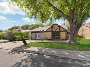 6906 Sunshine Tree Dr, San Antonio, TX 78249