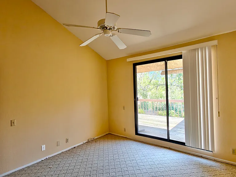1834 S Marengo Ave #31 — Photo 21