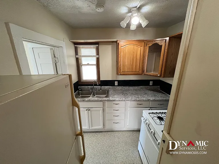 434 N Spring Ave | All Utilities Paid by Landlord — Photo 38