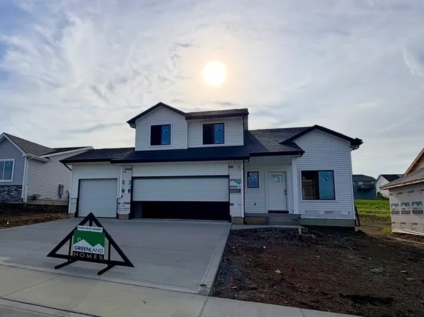224 Canyon Dr, Norwalk, IA 50211