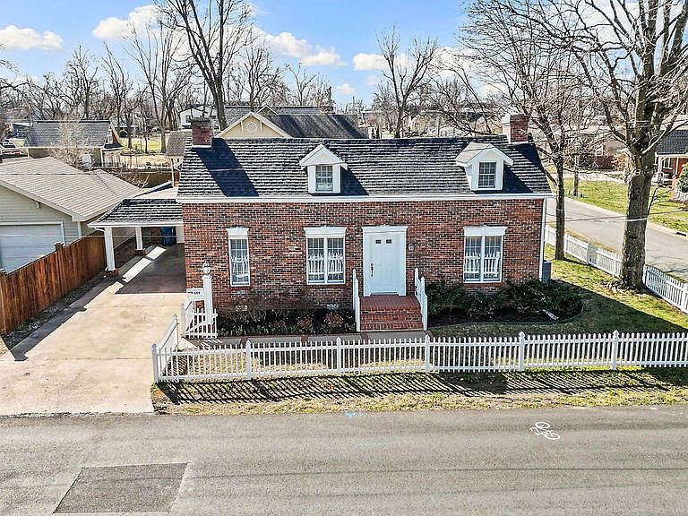 Listing photo 3