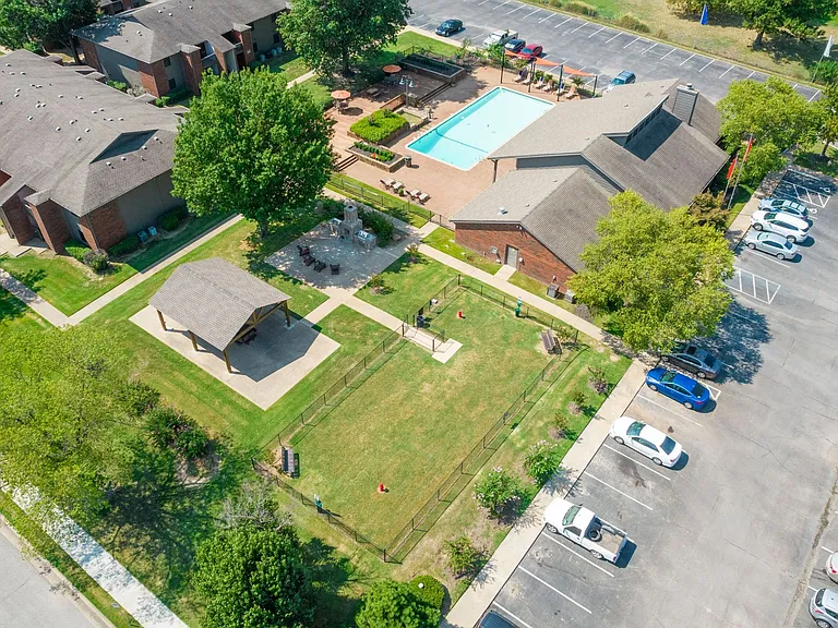 Echo Trail Apartments - Lease Today & Save $300 OFF Move-In Costs! — Photo 16