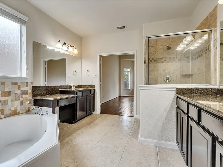 28006 Hollyfare Dr — Photo 22